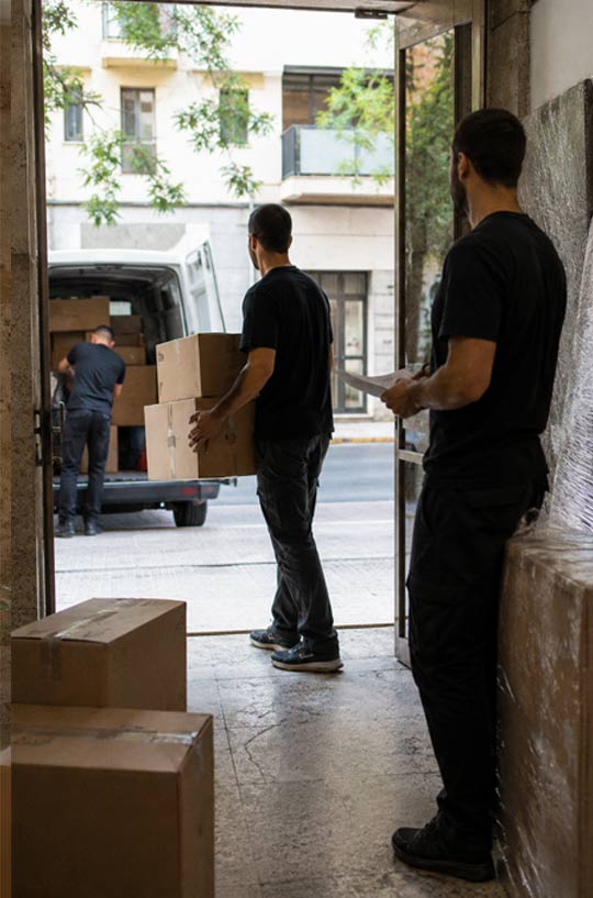 Cajas preparadas para una mudanza urgente en Terrassa